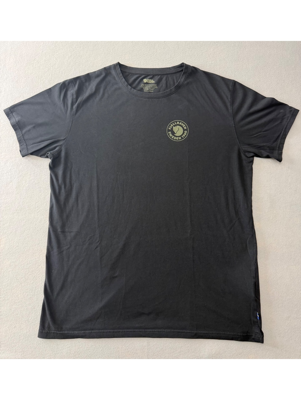 239/760 Fjallraven T Shirt Men’s XXL Black Logo Sweden Outdoor